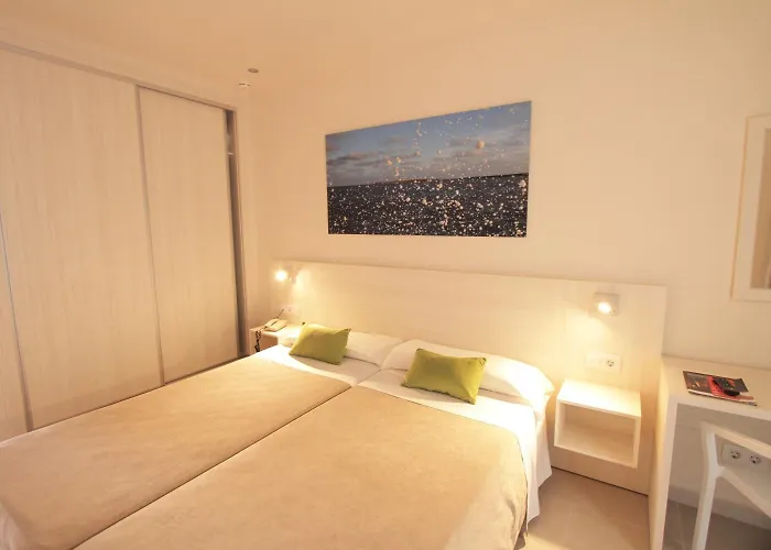 Xaloc Playa 3* Punta Prima (Menorca)